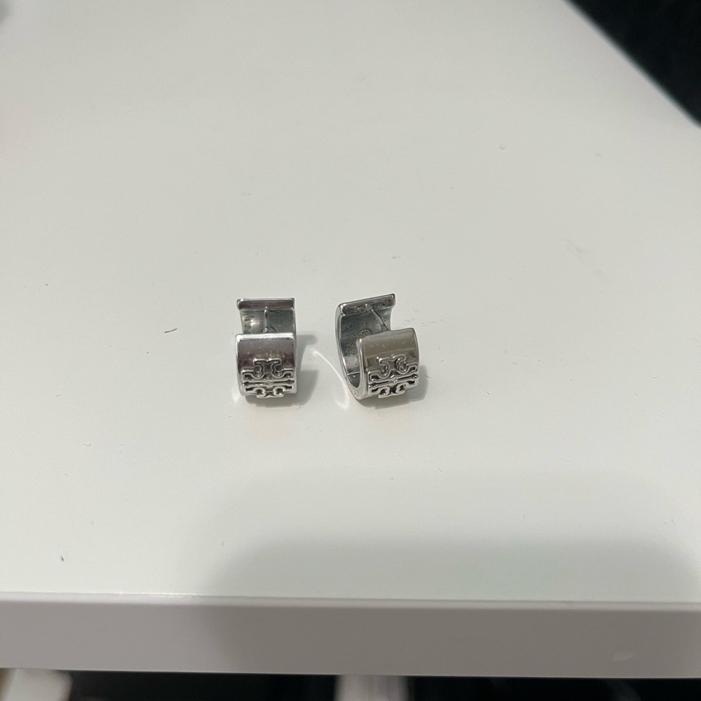 Tory Burch Britten Huggies Silver*Offers always welcome!*